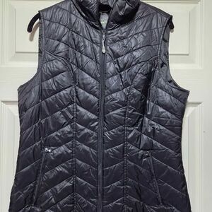 Tek Gear Large Women's black puffer vest